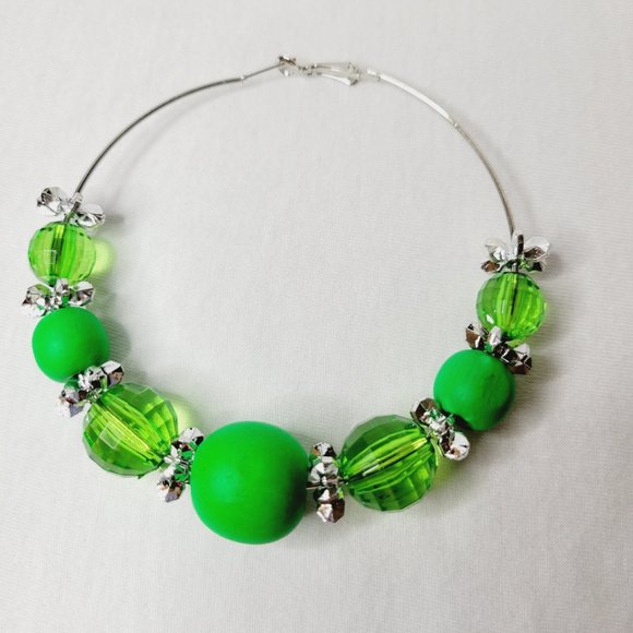 Women's Large Hoop Fashion Earrings - Picture 4 of 4